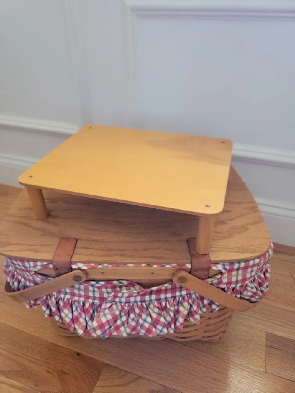 Vintage 1997 Longaberger Large Picnic Basket #10324 with Riser & Liners
